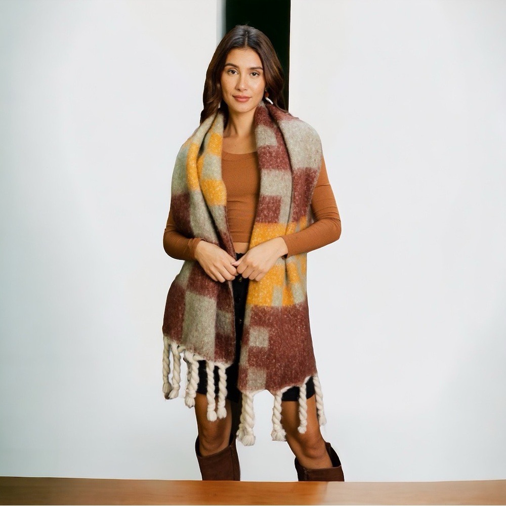 Checkered Scarf with Tassels